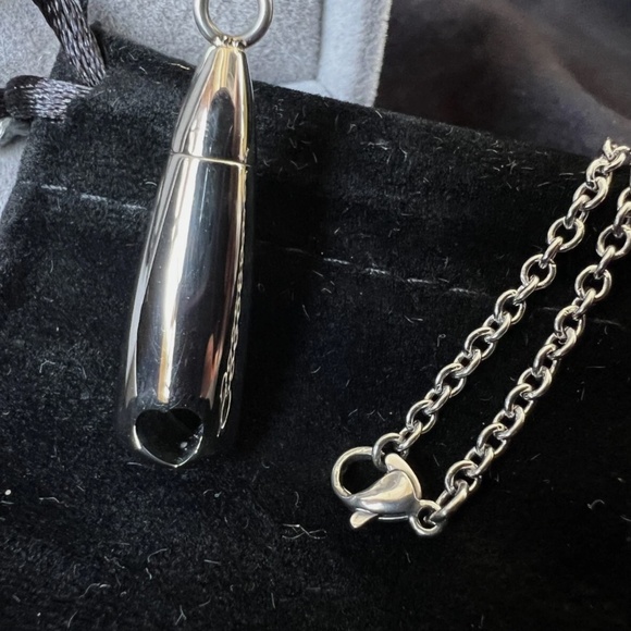 Teardrop Urn Necklace with Heart Cutout - for Cremation Ashes - Picture 1 of 4